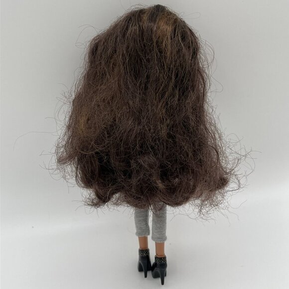 Bratz 10th Anniversary Yasmin 2010 10/10/10 Unlock Secret Surprise Online - Picture 7 of 10